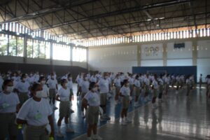 Candidatos no treinamento de Ordem Unida